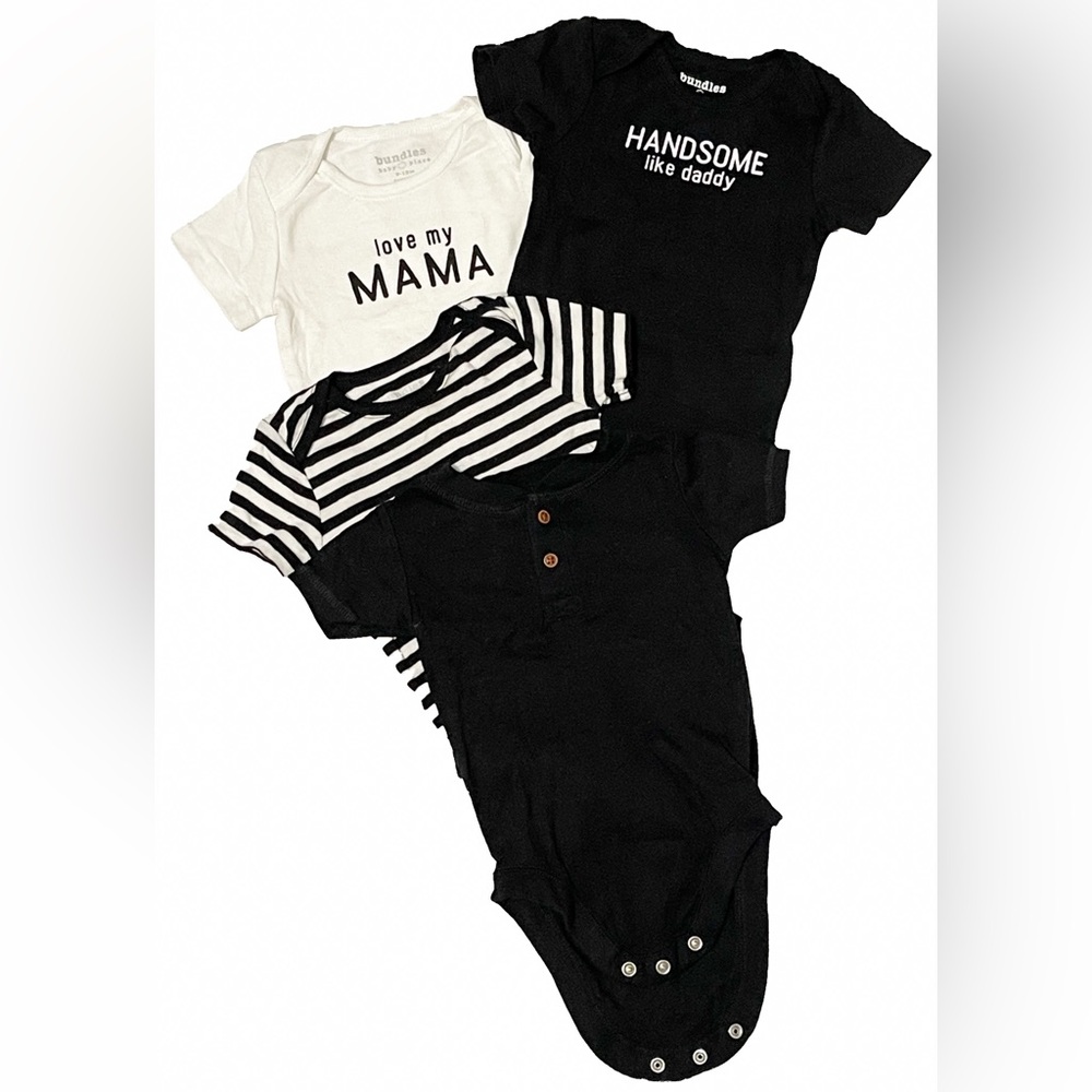 🛹 3 for $10
Black and White Baby One Piece Set